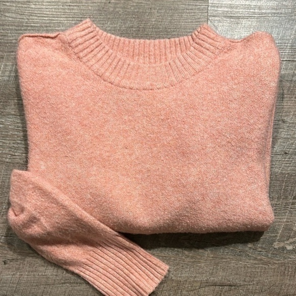 American Eagle drop shoulder cropped Rose Pink Sweater size small